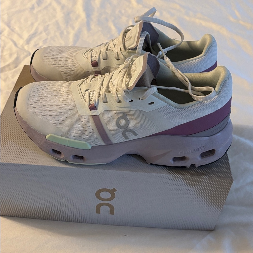 on cloud Cloudpulse Sneakers EUC